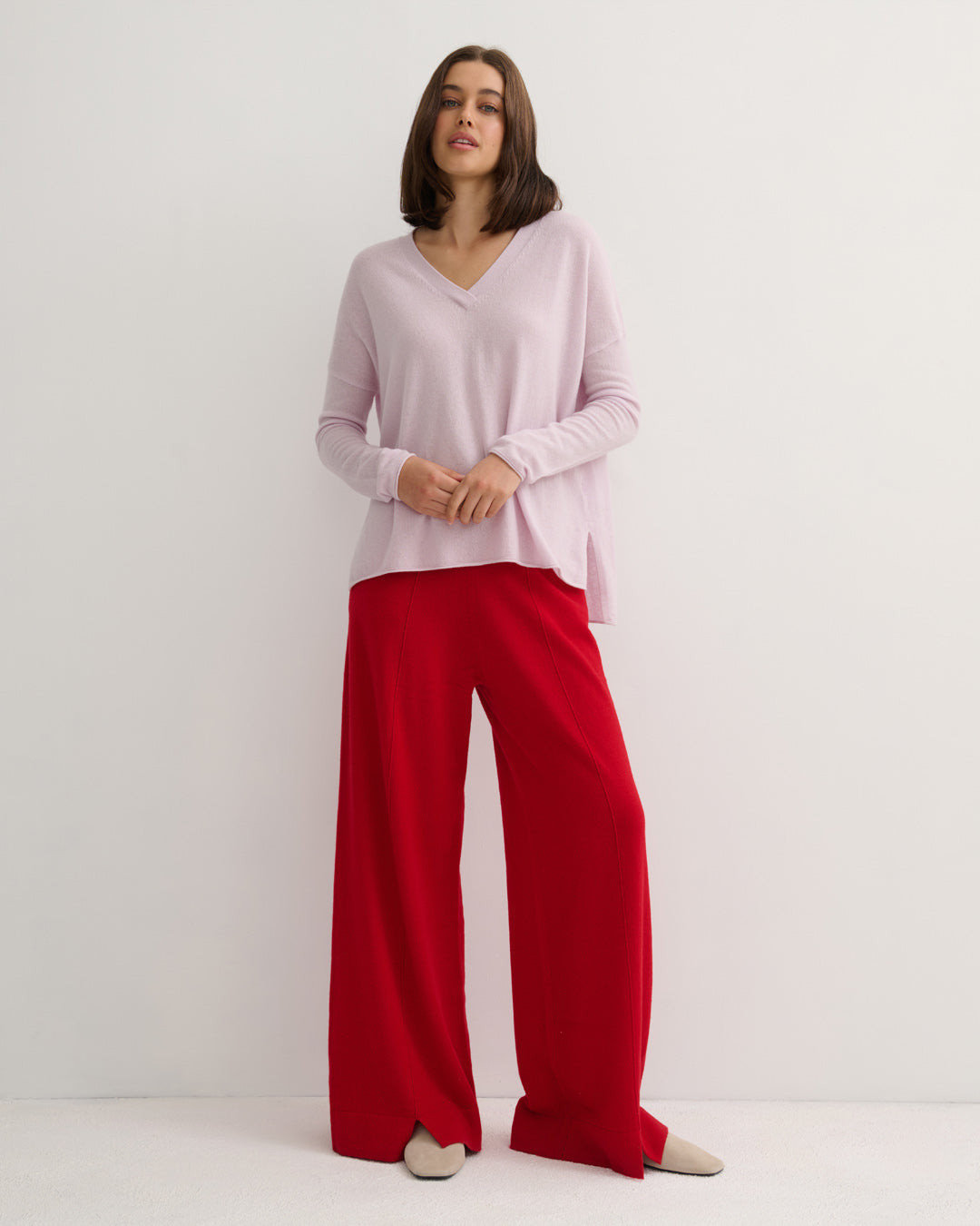 V NECK SPLIT SIDE CASHMERE PULLOVER - LILAC MIST