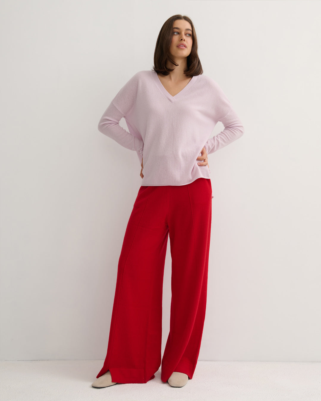V NECK SPLIT SIDE CASHMERE PULLOVER - LILAC MIST