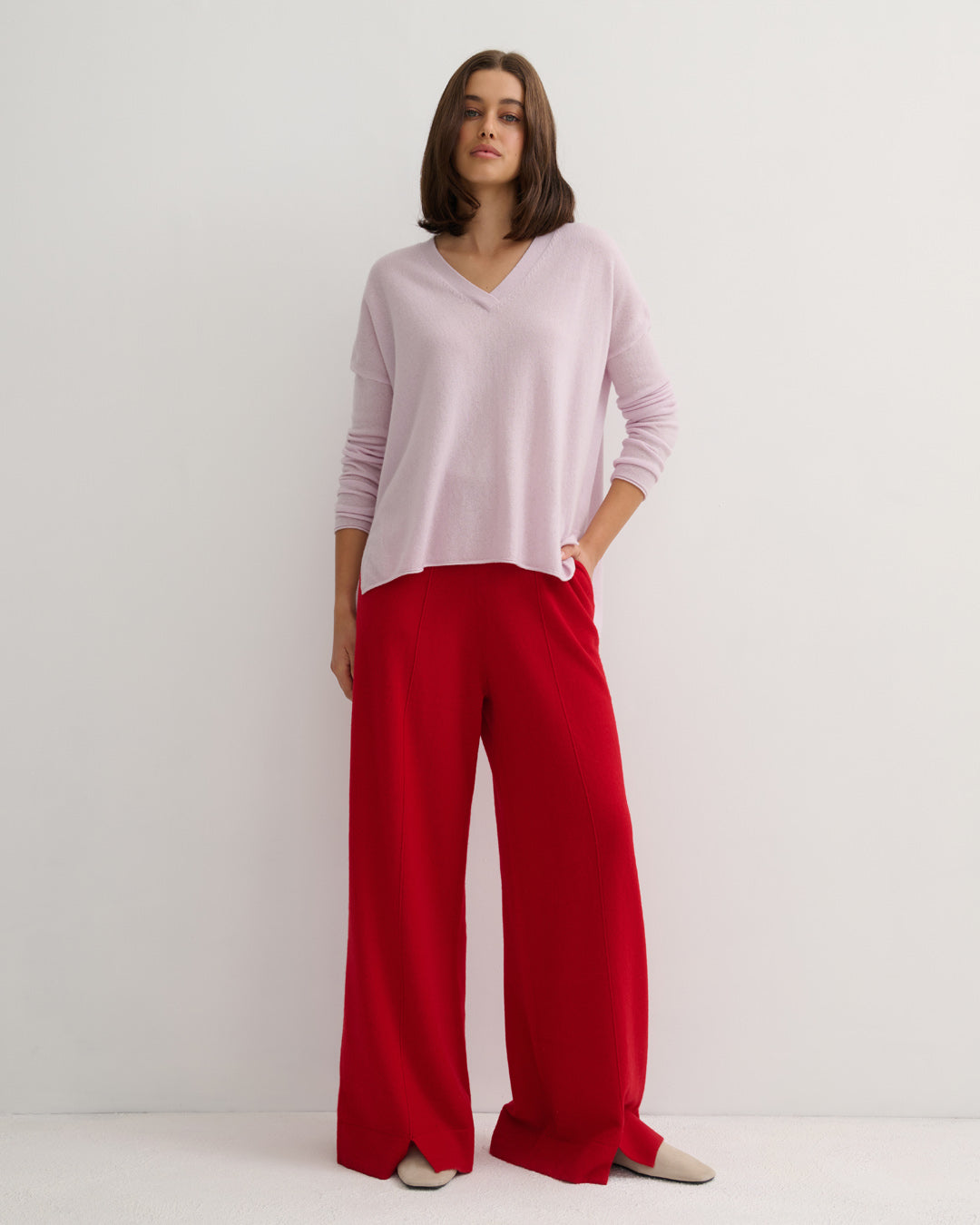 V NECK SPLIT SIDE CASHMERE PULLOVER - LILAC MIST