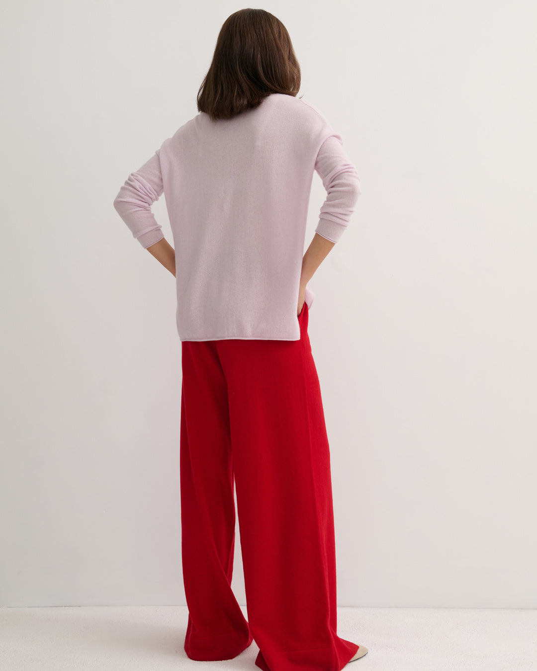 V NECK SPLIT SIDE CASHMERE PULLOVER - LILAC MIST