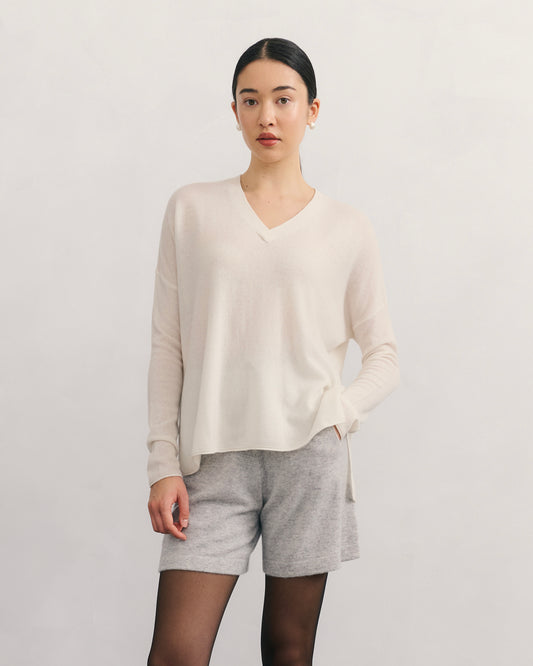 V NECK SPLIT SIDE CASHMERE PULLOVER - CREAM