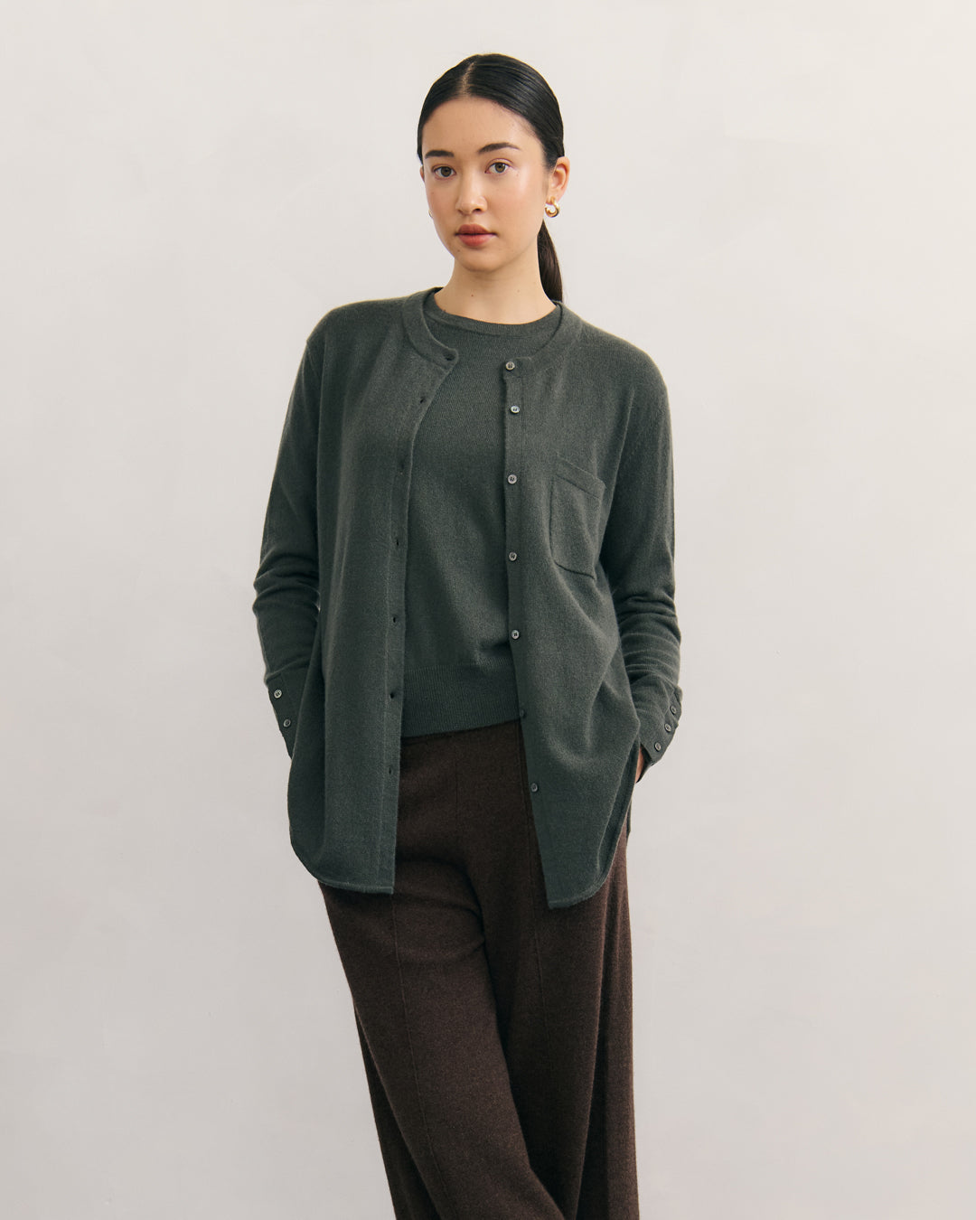 CASHMERE ESSENTIAL CREW NECK JUMPER - TEA LEAF