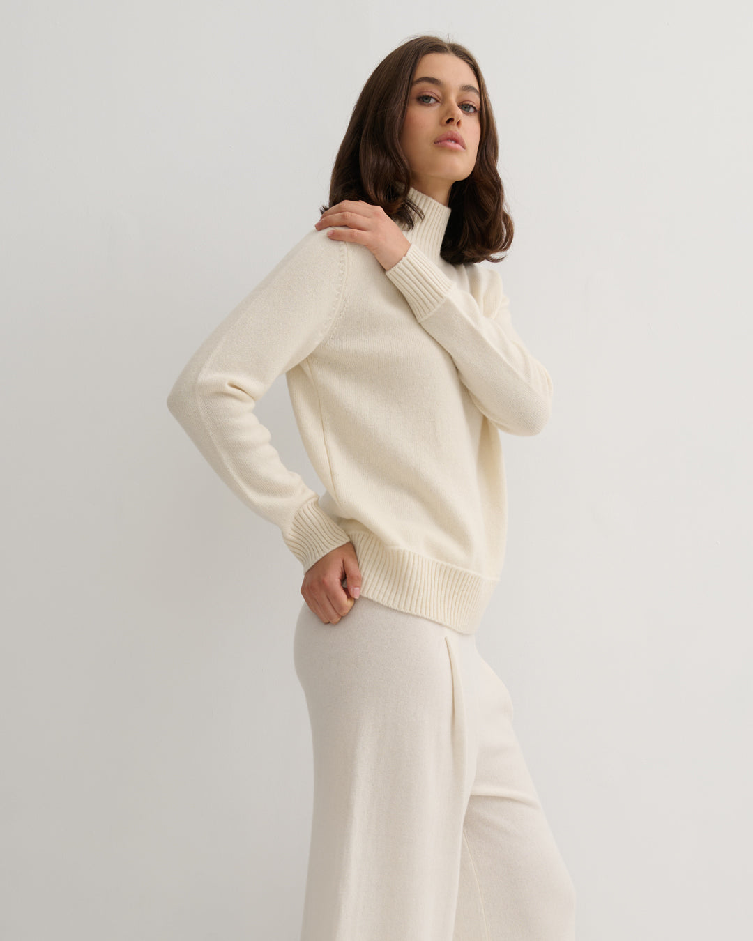 CASHMERE LUXE MOCK NECK PULLOVER - CREAM RAW