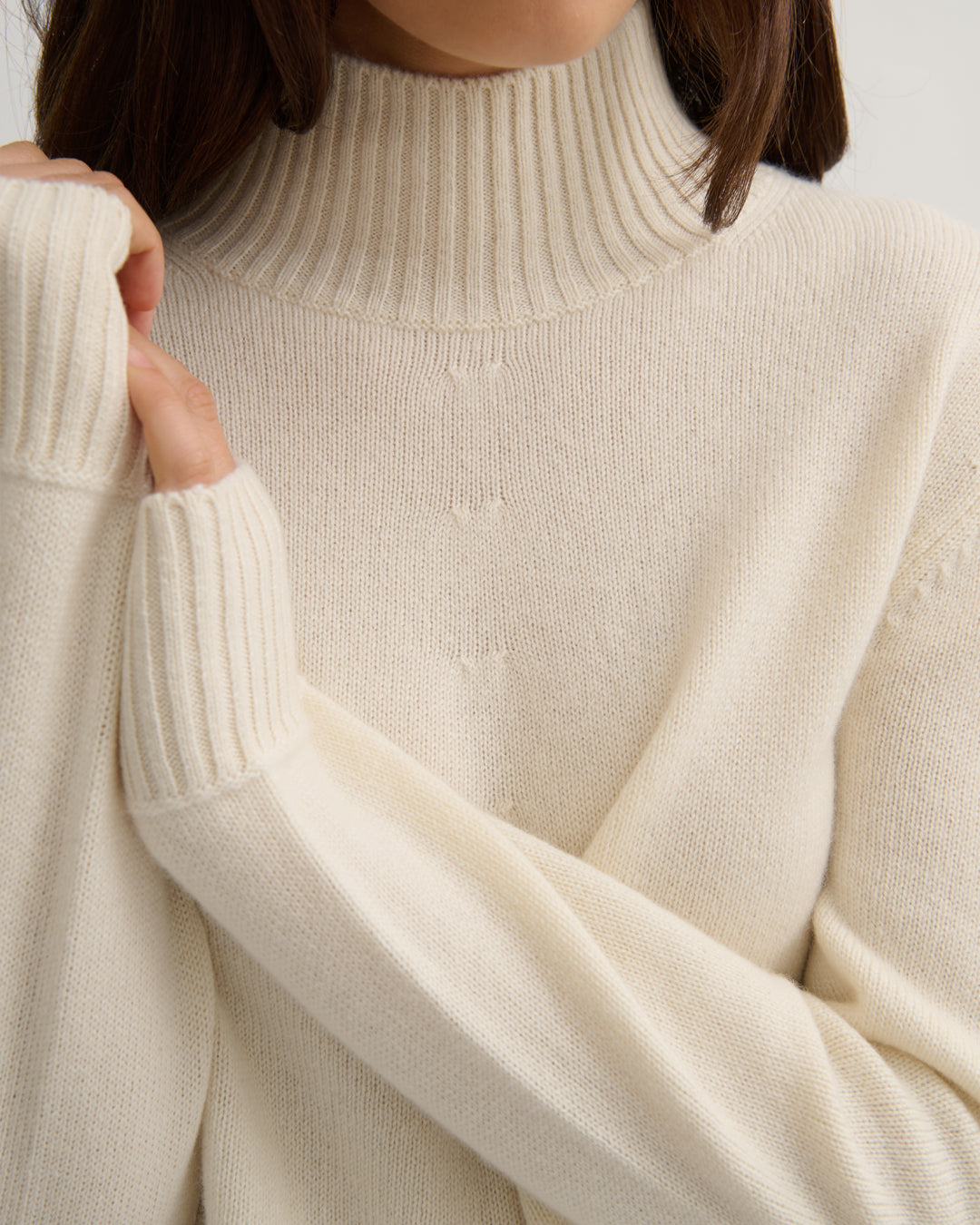 CASHMERE LUXE MOCK NECK PULLOVER - CREAM RAW