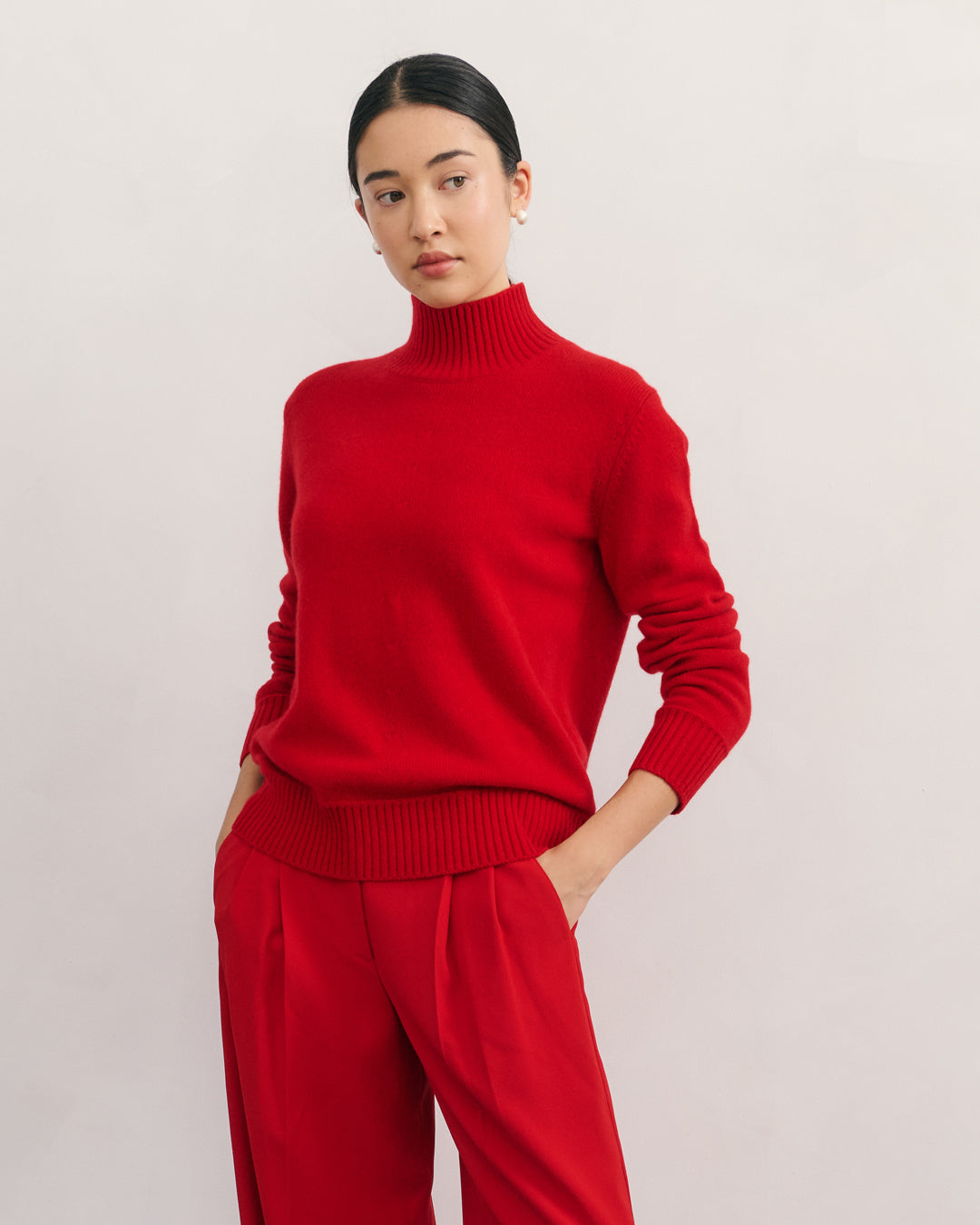 CASHMERE LUXE MOCK NECK PULLOVER - SCARLET RED