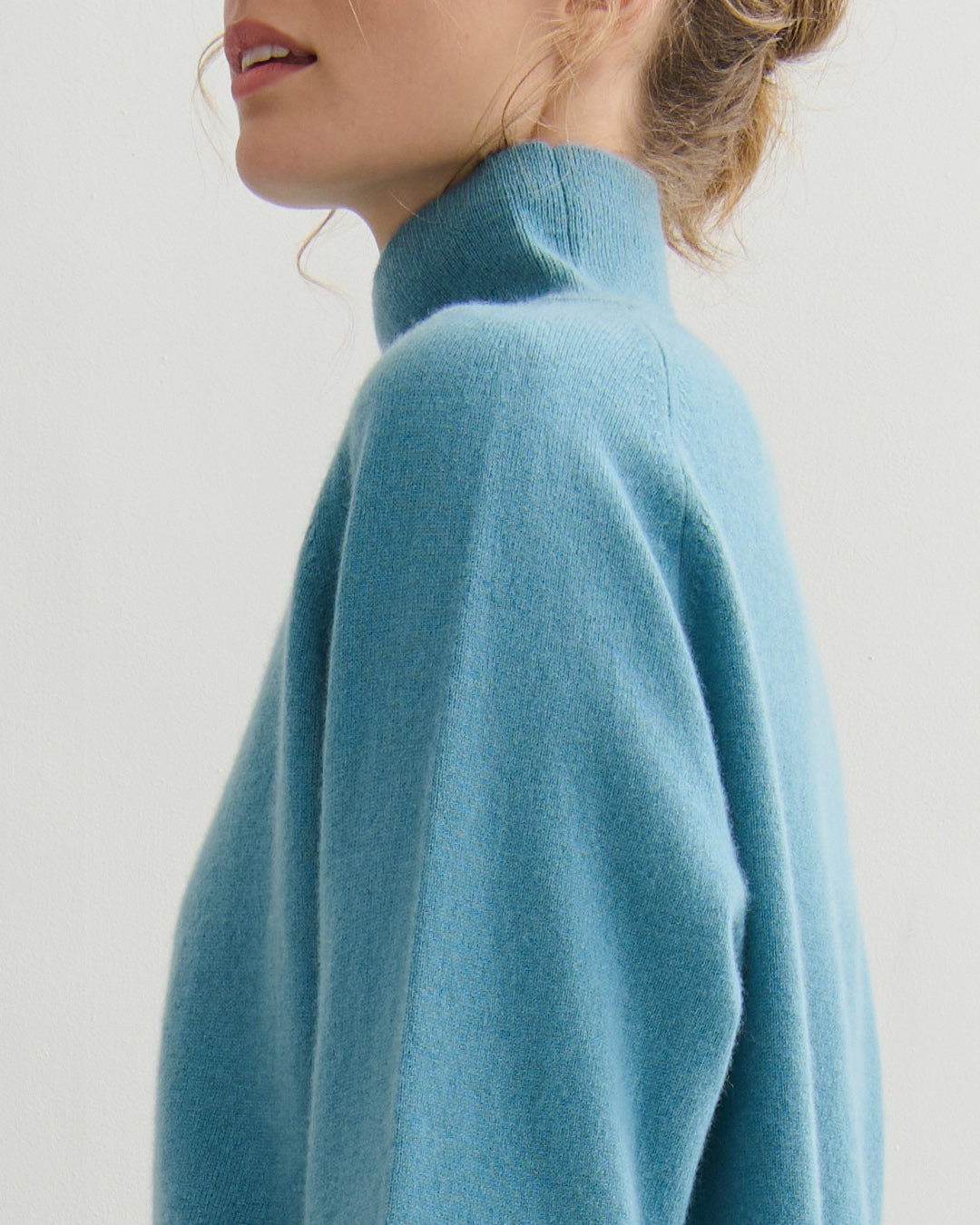 DROPPED RAGLAN HIGH NECK PULLOVER - LAKE BLUE