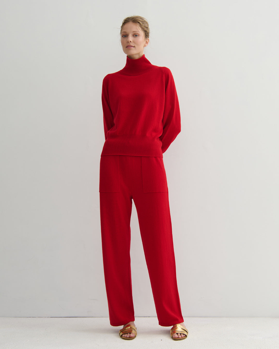 DROPPED RAGLAN HIGH NECK PULLOVER - SCARLET RED