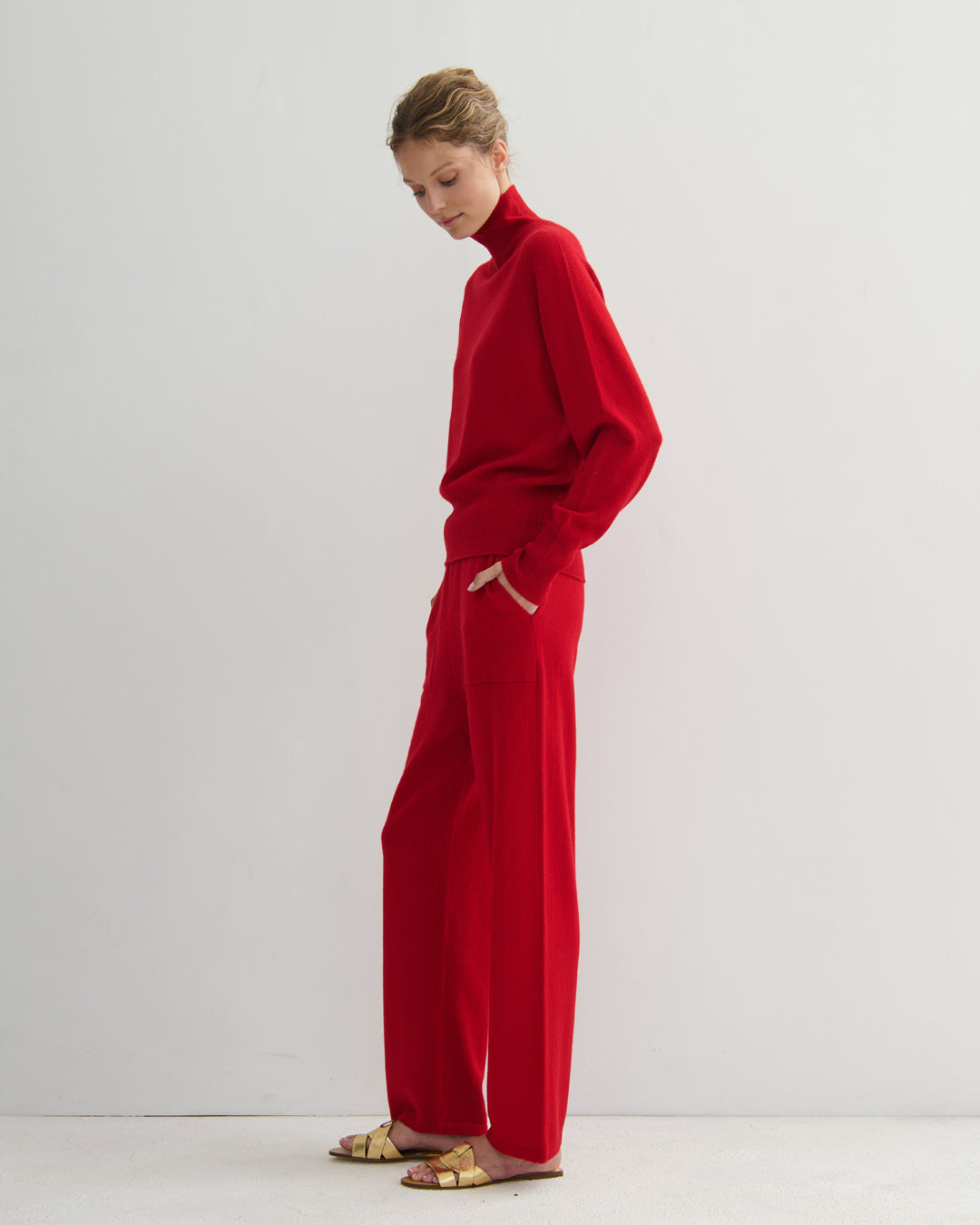 DROPPED RAGLAN HIGH NECK PULLOVER - SCARLET RED