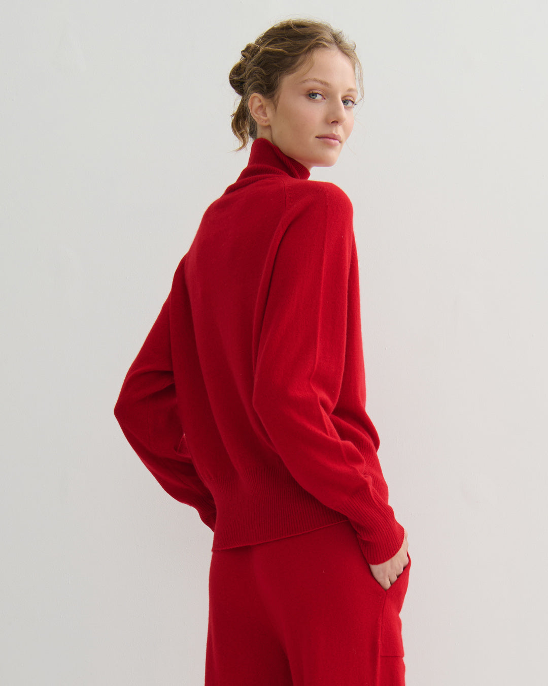 DROPPED RAGLAN HIGH NECK PULLOVER - SCARLET RED
