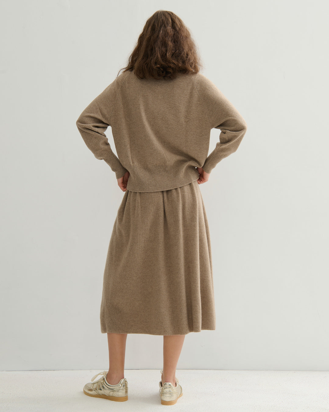 DROPPED RAGLAN HIGH NECK PULLOVER - SHIITAKE RAW