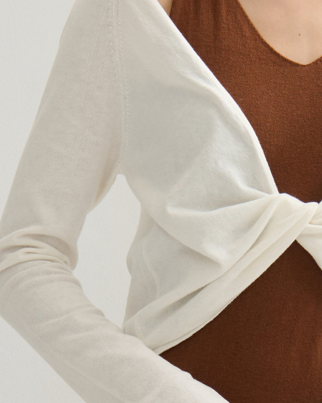 COTTON CASHMERE TWIST TOP - PEARL WHITE