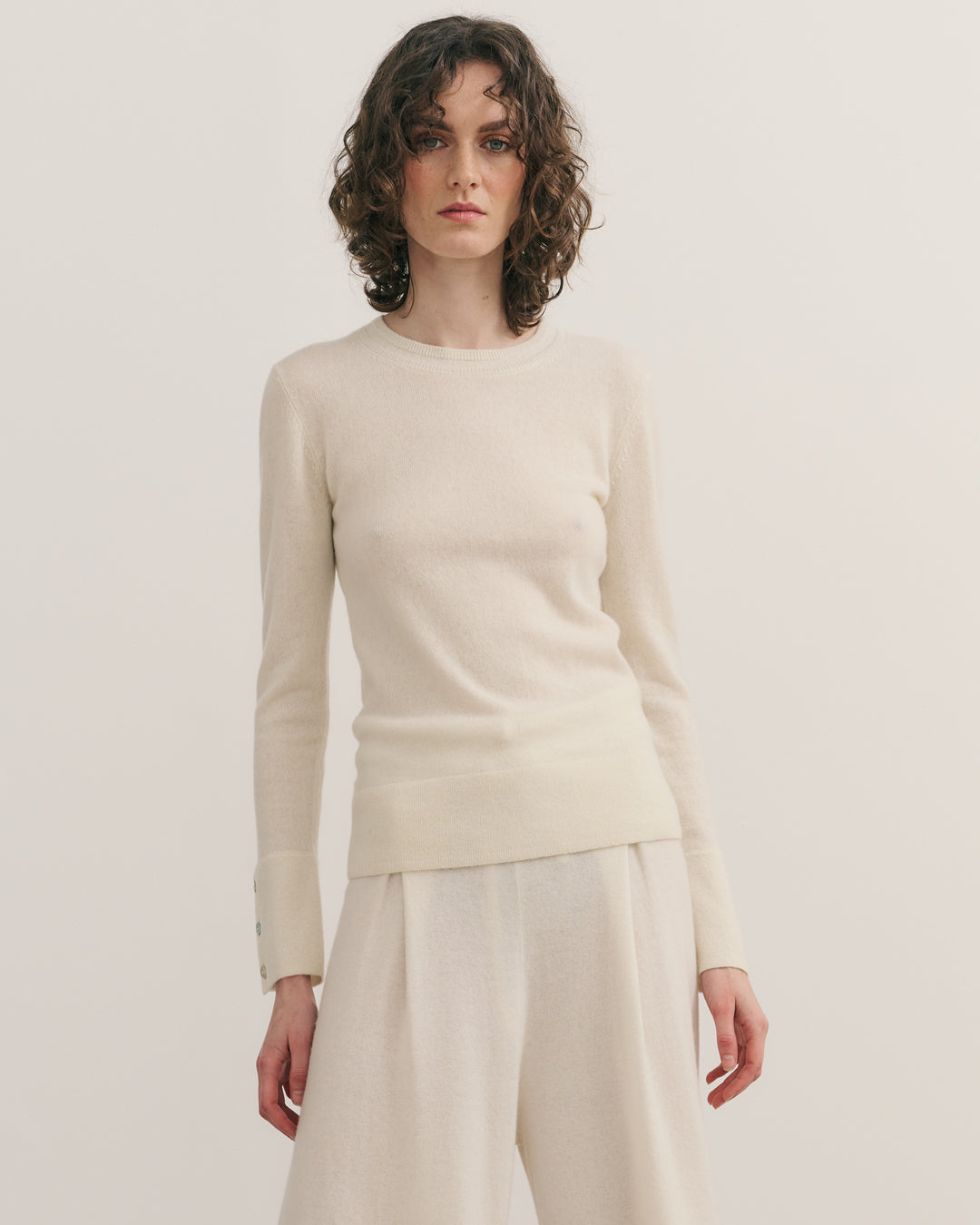 CASHMERE UTOPIA LUXFIT CREW - CREAM