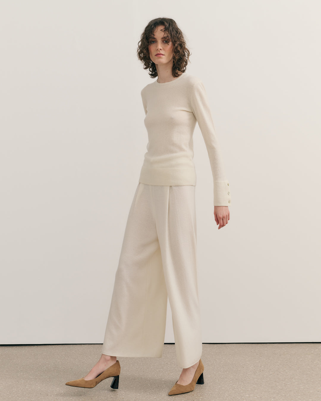 CASHMERE UTOPIA LUXFIT CREW - CREAM