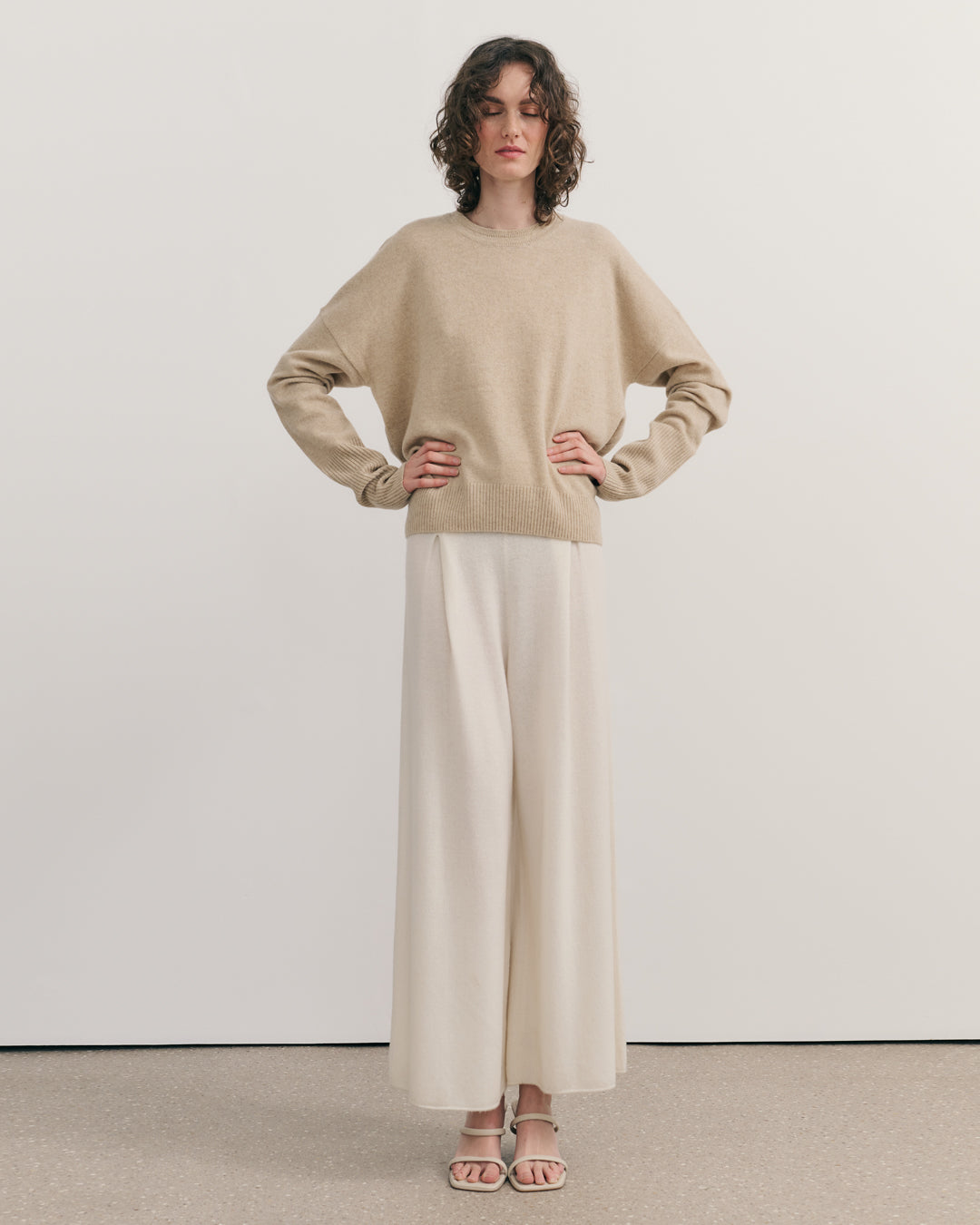 CASHMERE RELAXED CREW NECK PULLOVER - BEIGE RAW