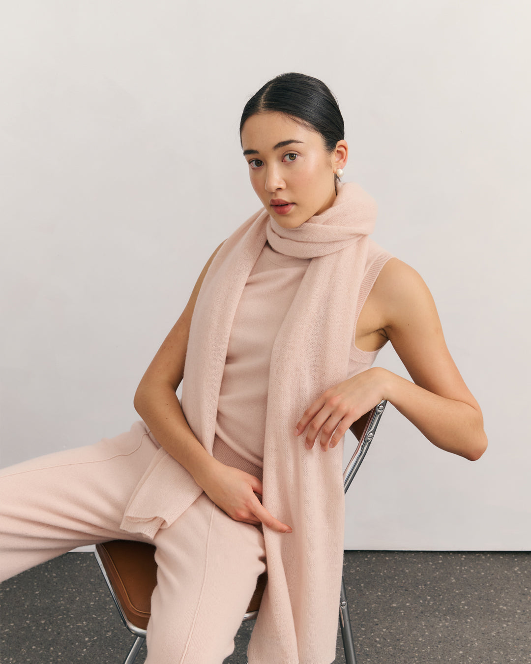 CASHMERE ALL YEAR ROUND CREW NECK TANK - BLUSH