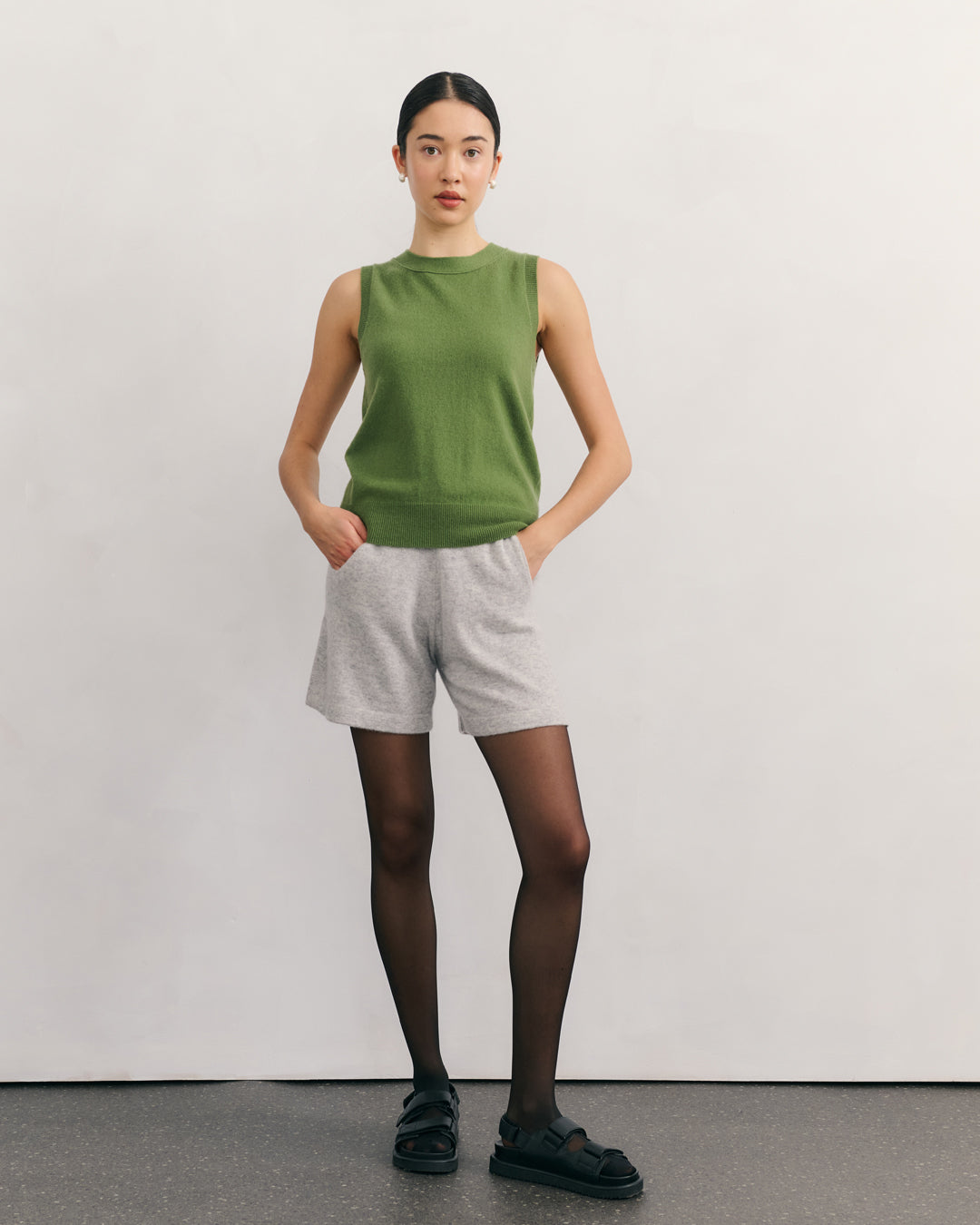 CASHMERE ALL YEAR ROUND CREW NECK TANK - KAFFIR GREEN