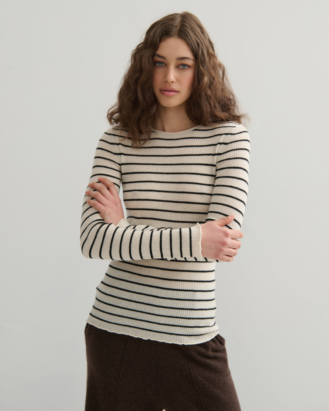 SUPERFINE RIBBED STRIPE TOP - CREAM /BLACK