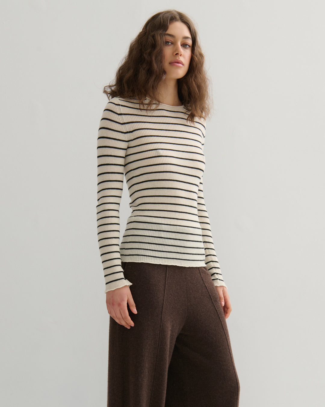 SUPERFINE RIBBED STRIPE TOP - CREAM /BLACK