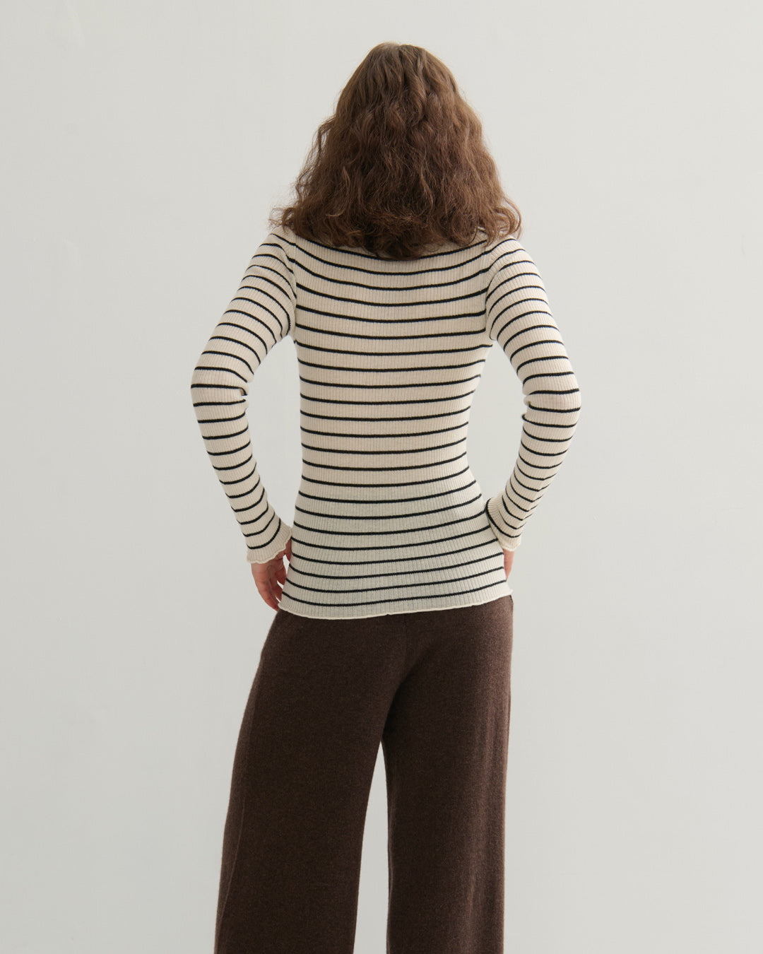 SUPERFINE RIBBED STRIPE TOP - CREAM /BLACK