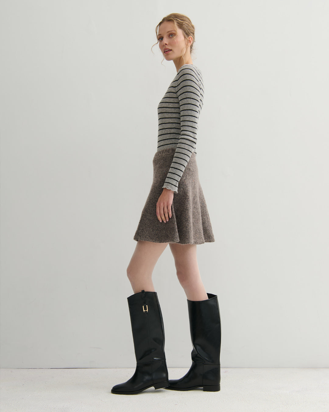 SUPERFINE RIBBED STRIPE TOP - LIGHT GREY/BLACK