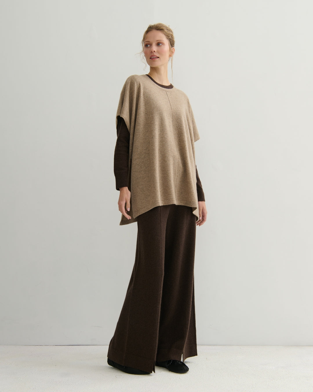 CASHMERE OVERSIZED PONCHO STYLE PULLOVER - SHIITAKE RAW