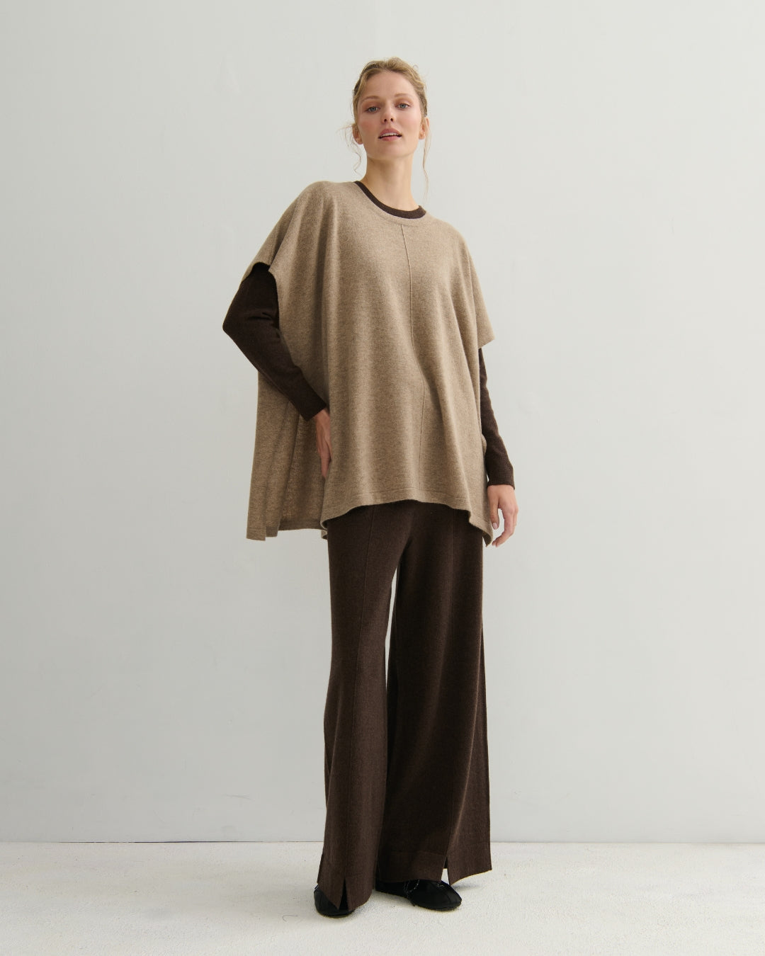 CASHMERE OVERSIZED PONCHO STYLE PULLOVER - SHIITAKE RAW
