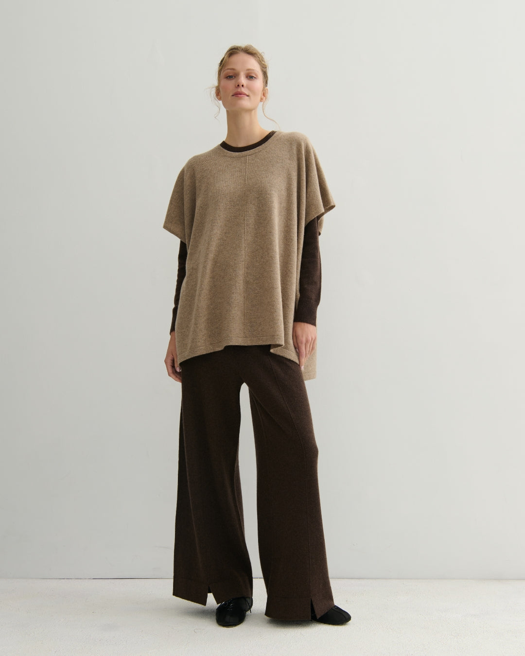 CASHMERE OVERSIZED PONCHO STYLE PULLOVER - SHIITAKE RAW