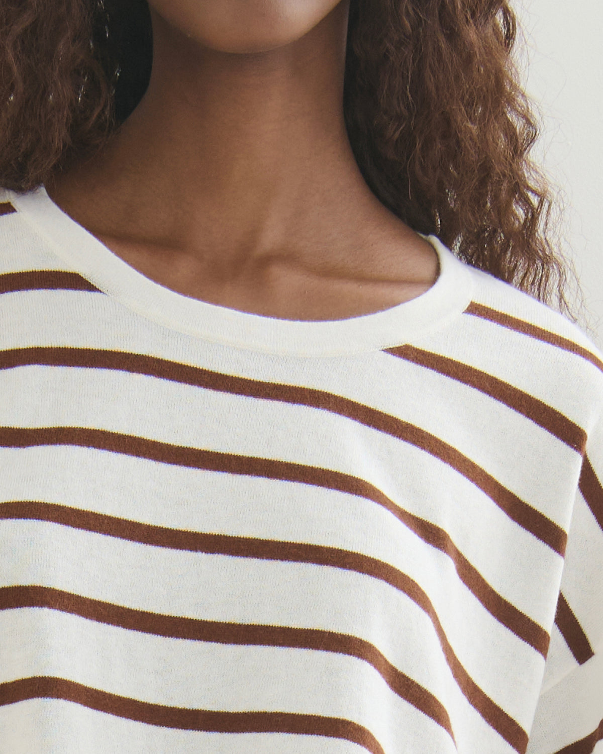 ROAM FREE MID SLEEVE COTTON CASHMERE TEE - PEARL WHITE